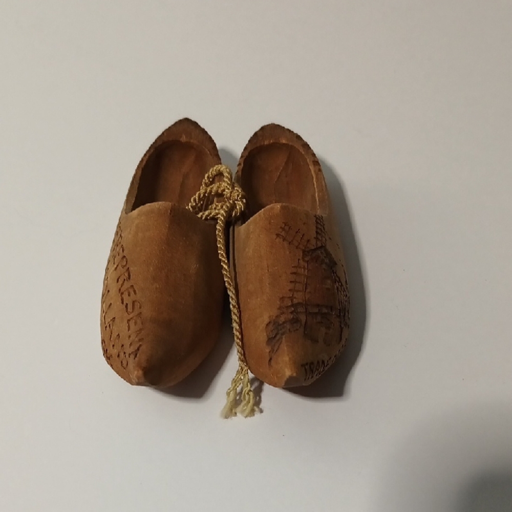 Vintage Dutch ( Holland) Wooden Clogs Folk Art 4 Inches
